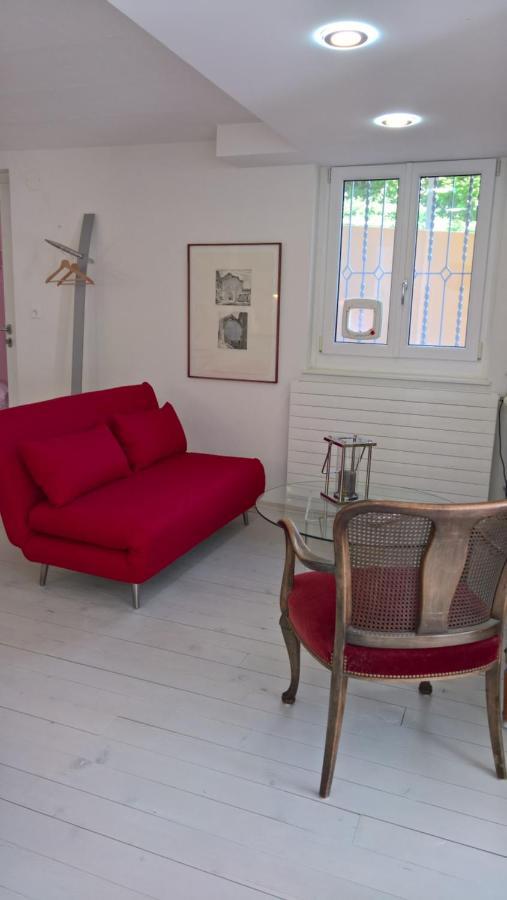 Bed and Breakfast Swiss Borzoi House Vully-les-Lacs Exteriér fotografie