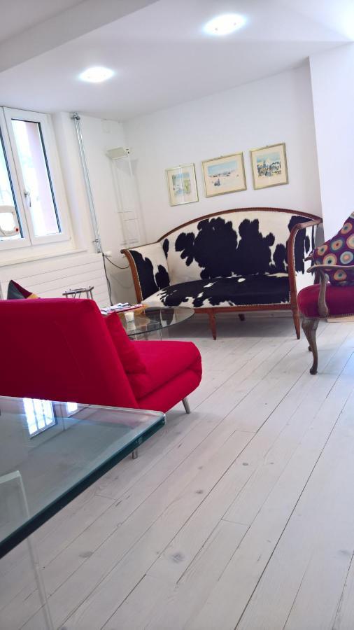Bed and Breakfast Swiss Borzoi House Vully-les-Lacs Exteriér fotografie