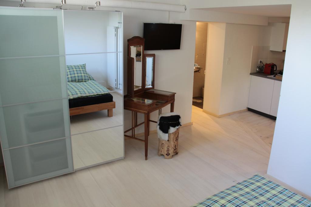 Bed and Breakfast Swiss Borzoi House Vully-les-Lacs Pokoj fotografie