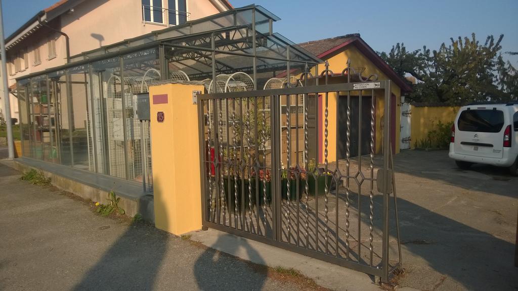 Bed and Breakfast Swiss Borzoi House Vully-les-Lacs Exteriér fotografie